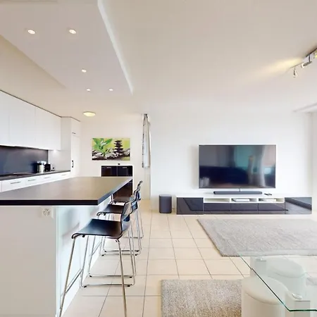 2 Bedroom With View - Close To Geneva & Lausanne Apartamento *