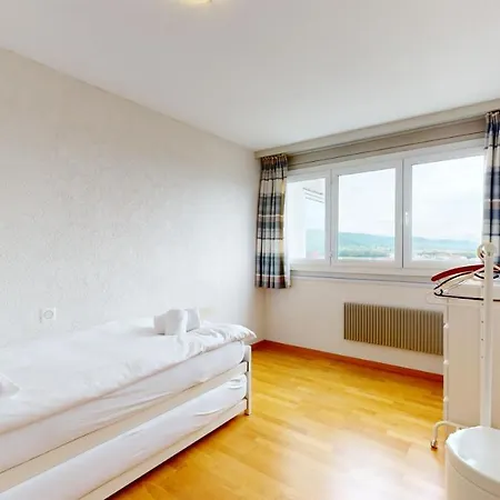 2 Bedroom With View - Close To Geneva & Lausanne *