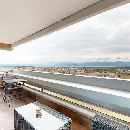 2 Bedroom With View - Close To Geneva & Lausanne Gland