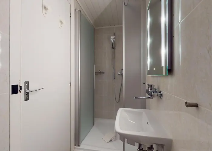 2 Bedroom With View - Close To Geneva & Lausanne *