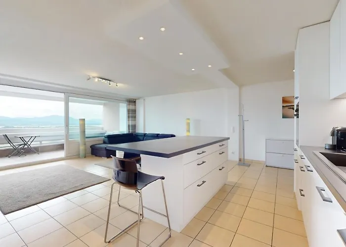 2 Bedroom With View - Close To Geneva & Lausanne Appartement