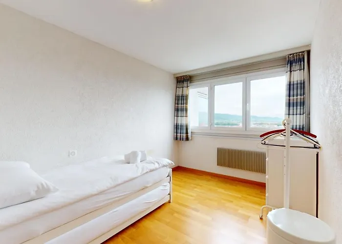 2 Bedroom With View - Close To Geneva & Lausanne *