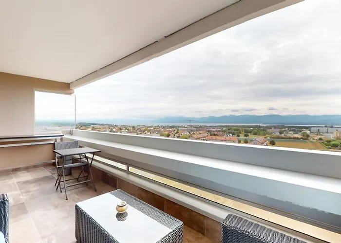 2 Bedroom With View - Close To Geneva & Lausanne Gland